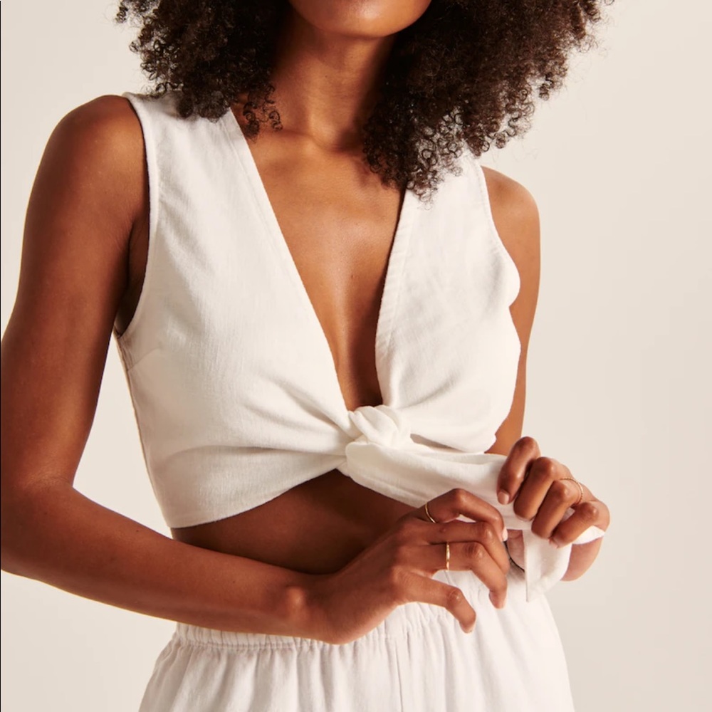 Cropped Tie-Linen Top
